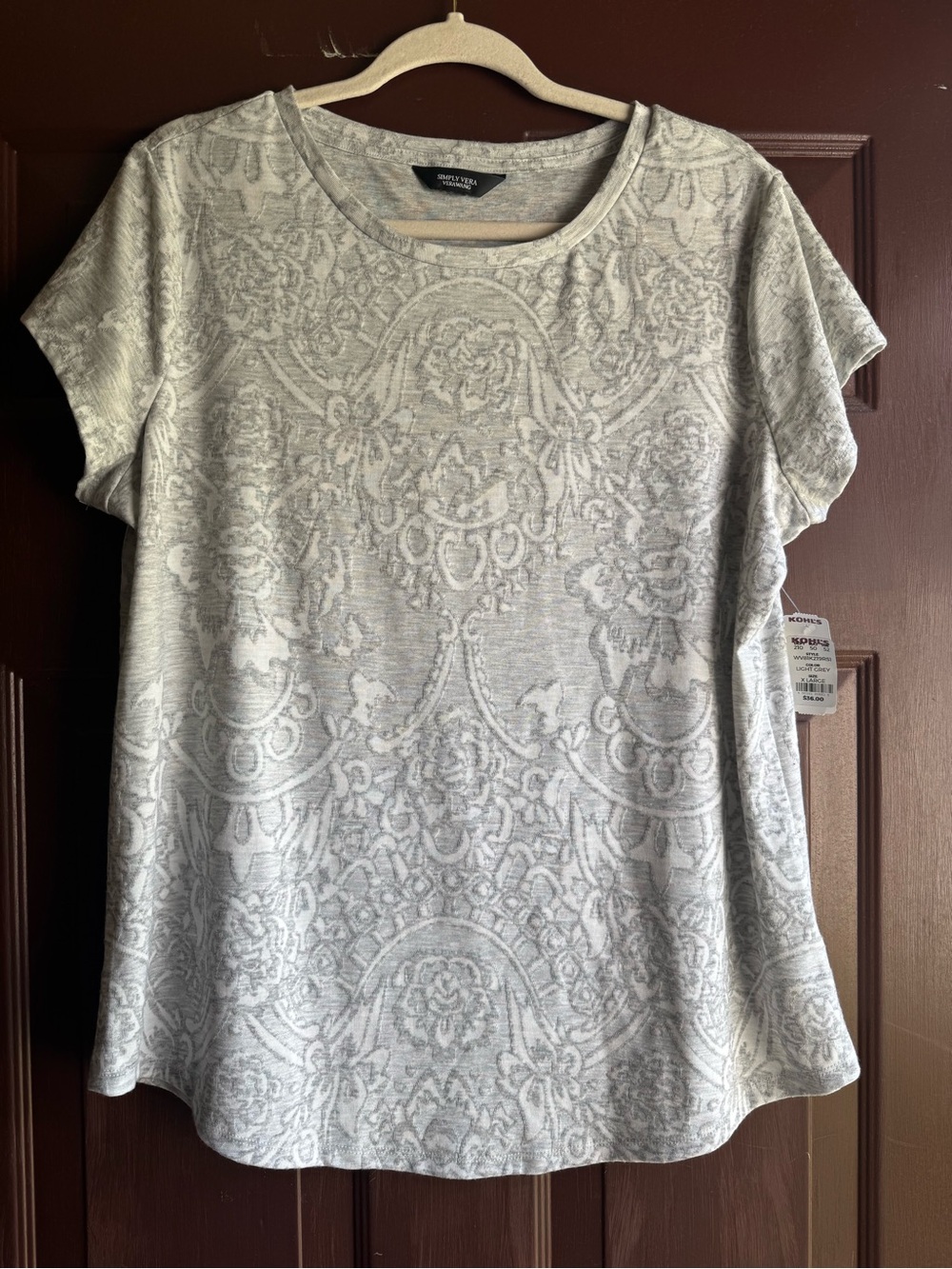Simply Vera Wang NWT Tee Shirt Size XL
The original size tag has been removed